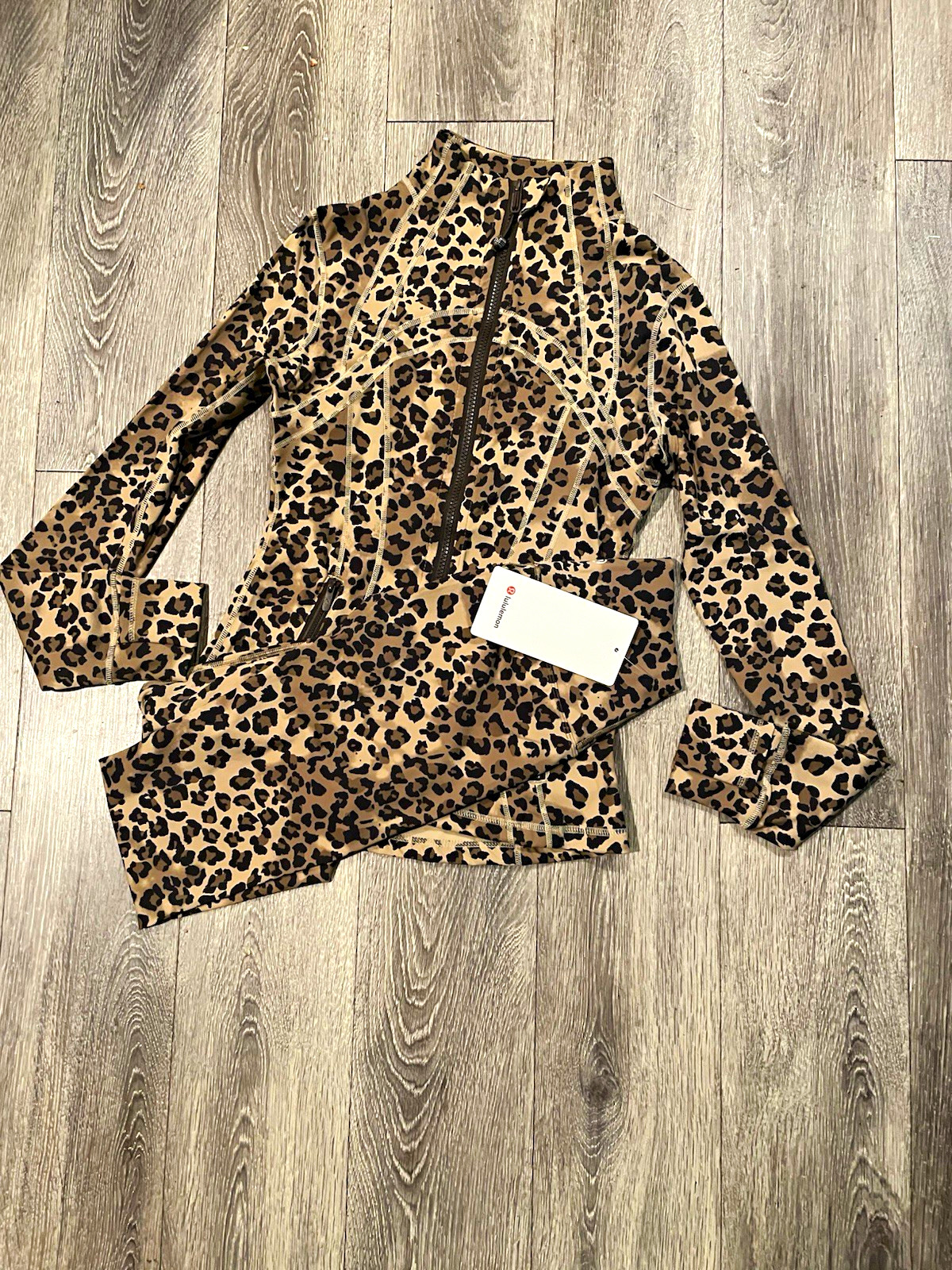 lululemon Women’s Leopard Animal Print 2 size  4