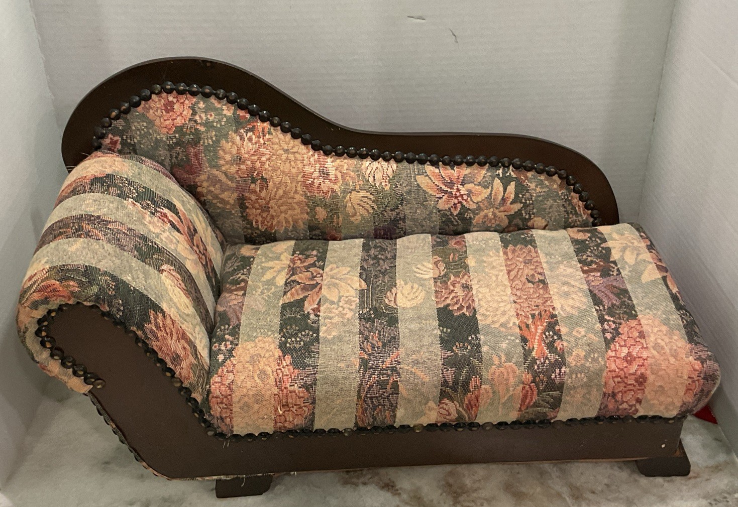 Mann Salesman Sample Miniature Doll Size Chaise Lounge Fainting Couch