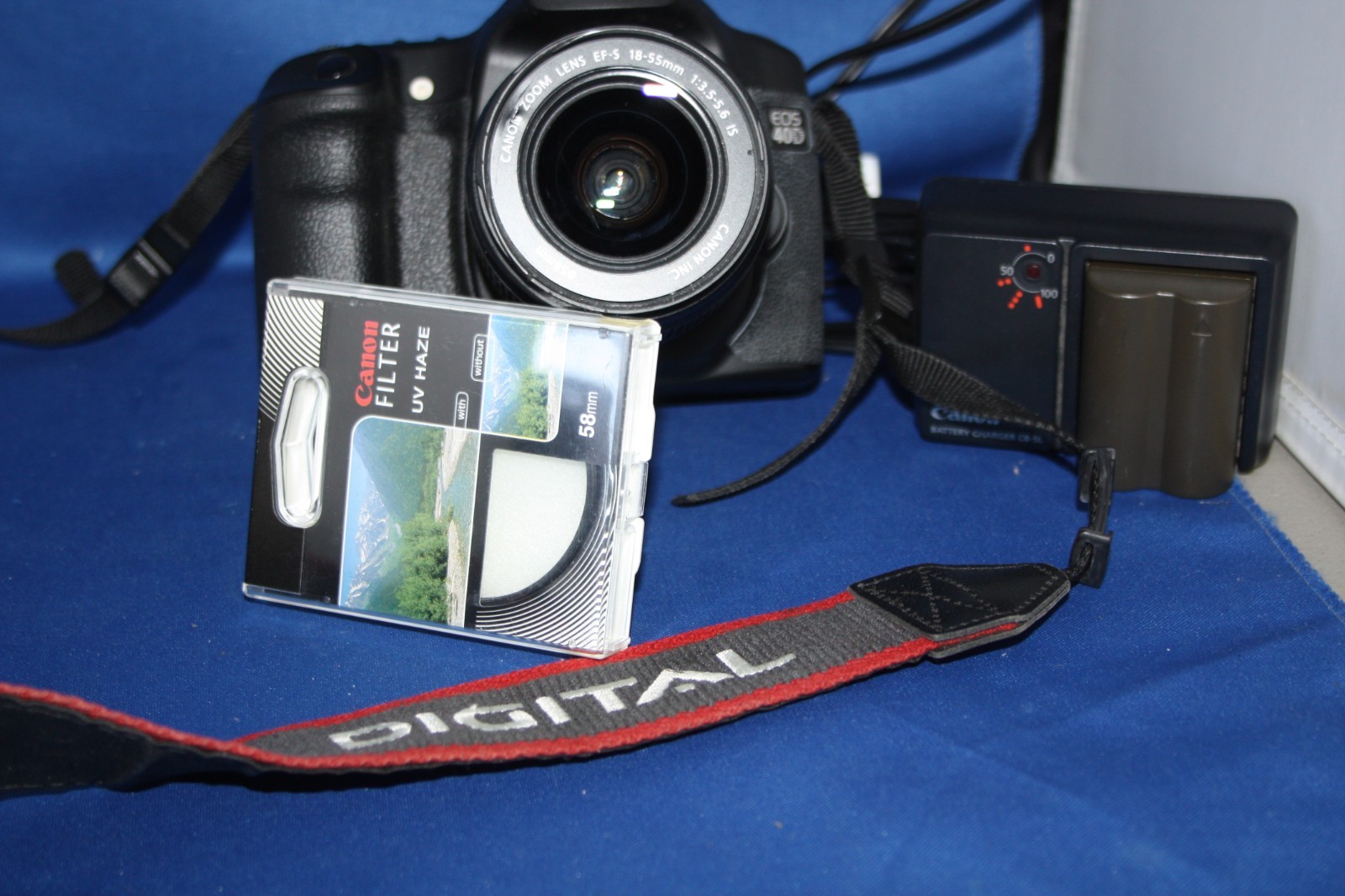 Canon EOS 40D 10.1MP Digital SLR Camera - Black (Kit w/ EF-S IS 18-55mm Lens)