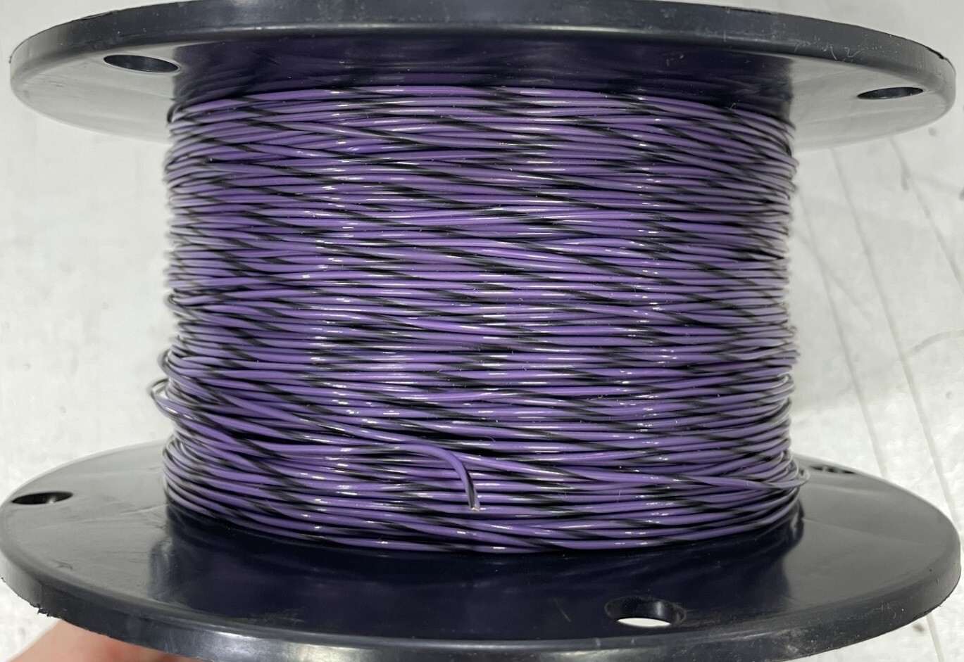 Anixter 1213-22/19-70 Hook-Up Wire MIL-W-16878/4, 22 AWG, 19/34, Pur/Blk, 1000ft