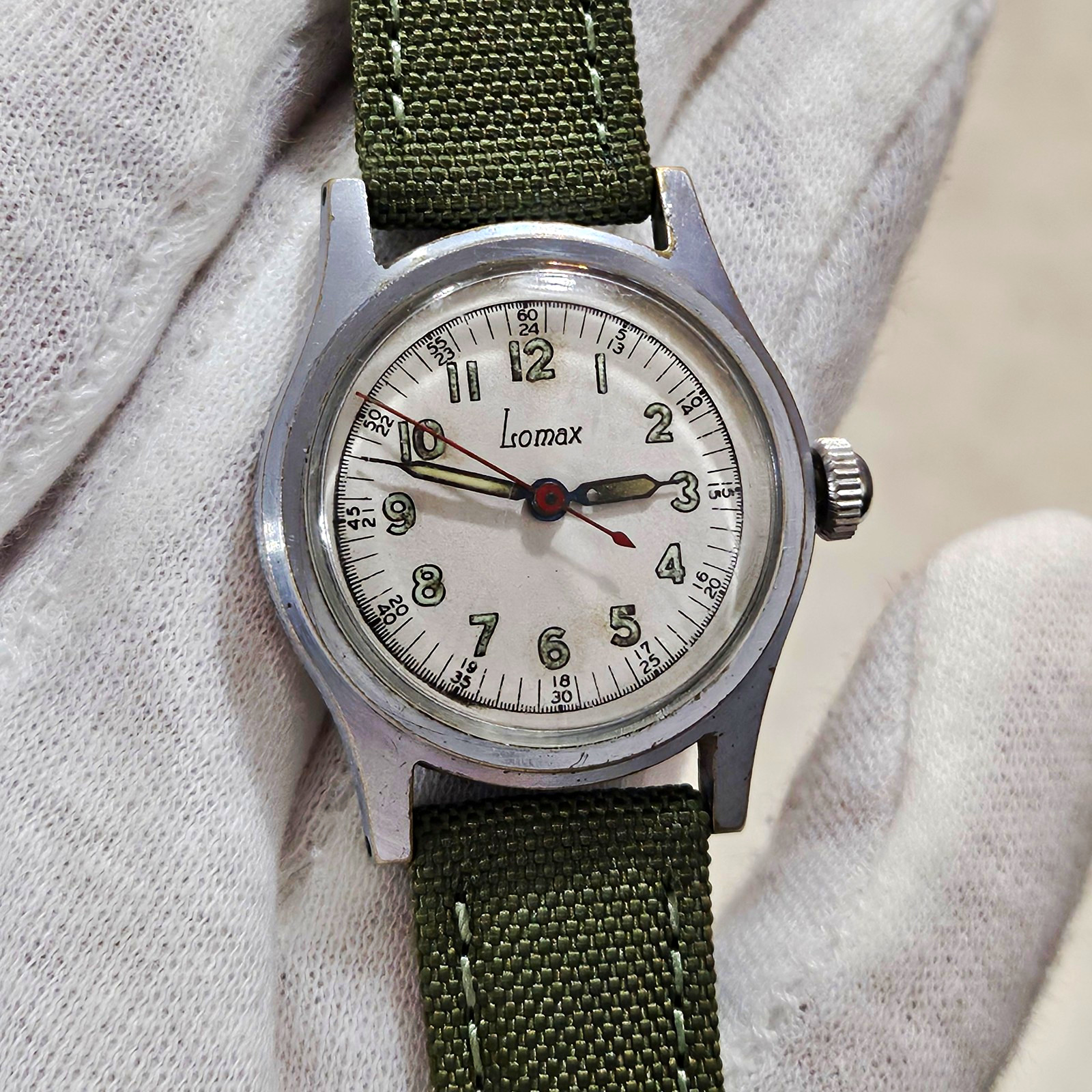 Vintage WWII Isomax Military Swiss Made Mechanical Watch 1940s Antique *Runs Vintage WWII Isomax Military Swiss Made Mechanical Watch 1940s Antique *Runs