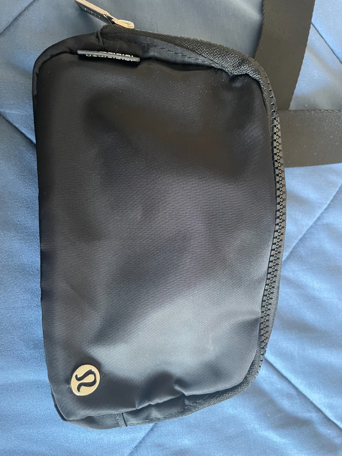 Lululemon Everywhere Belt Bag - Black (142500085) NEW NEVER USED Lululemon Everywhere Belt Bag - Black (142500085) NEW NEVER USED