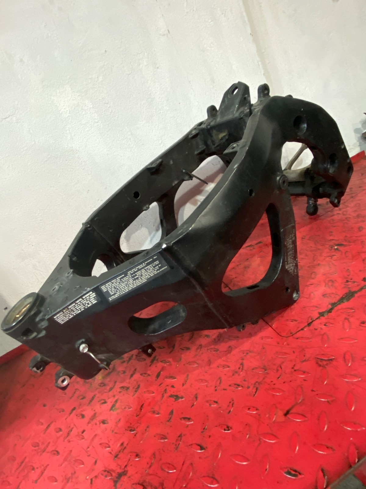 2006 2007 SUZUKI GSXR600 GSXR750 FRAME CHASSIS BLACK STOCK STRAIGHT 2006 2007 SUZUKI GSXR600 GSXR750 FRAME CHASSIS BLACK STOCK STRAIGHT