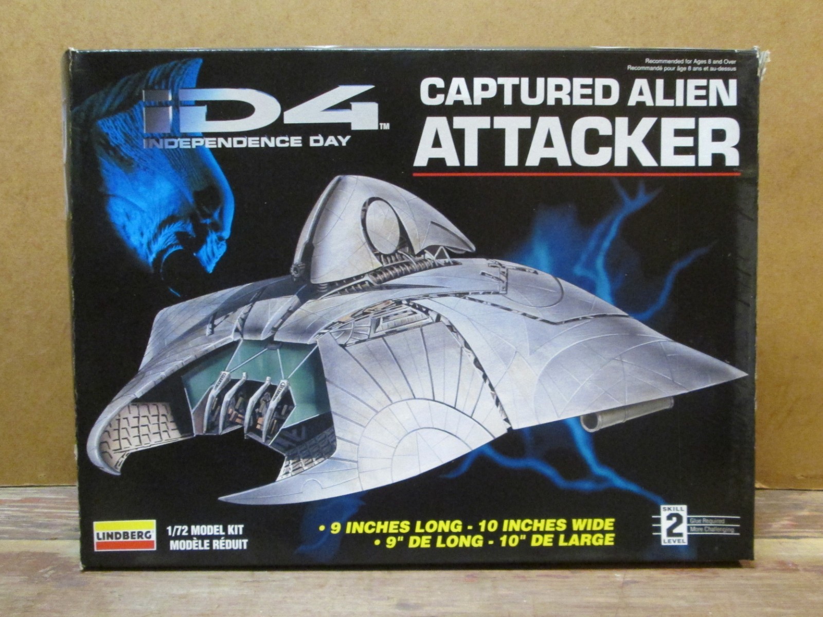 INDEPENDENCE DAY - CAPTURED ALIEN ATTACKER, Lindberg 77311, 1/72 scale, c. 1996