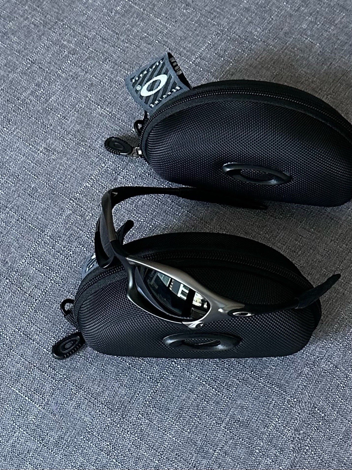 Vintage Oakley Splice Sunglasses: Polished Charcoal Frame, Black Lenses
