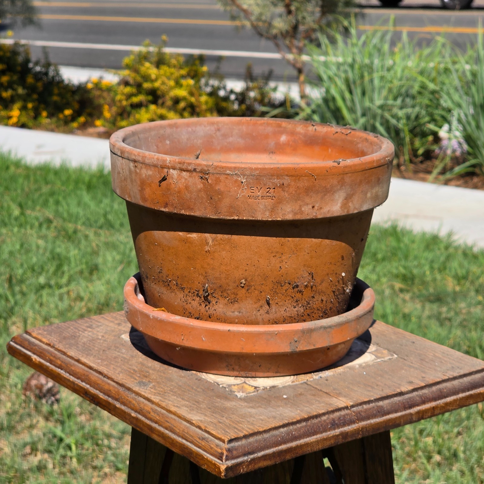 Vtg EV 21 Italian Terracotta Planter Flower Pot Deroma Saucer Set Aged Patina