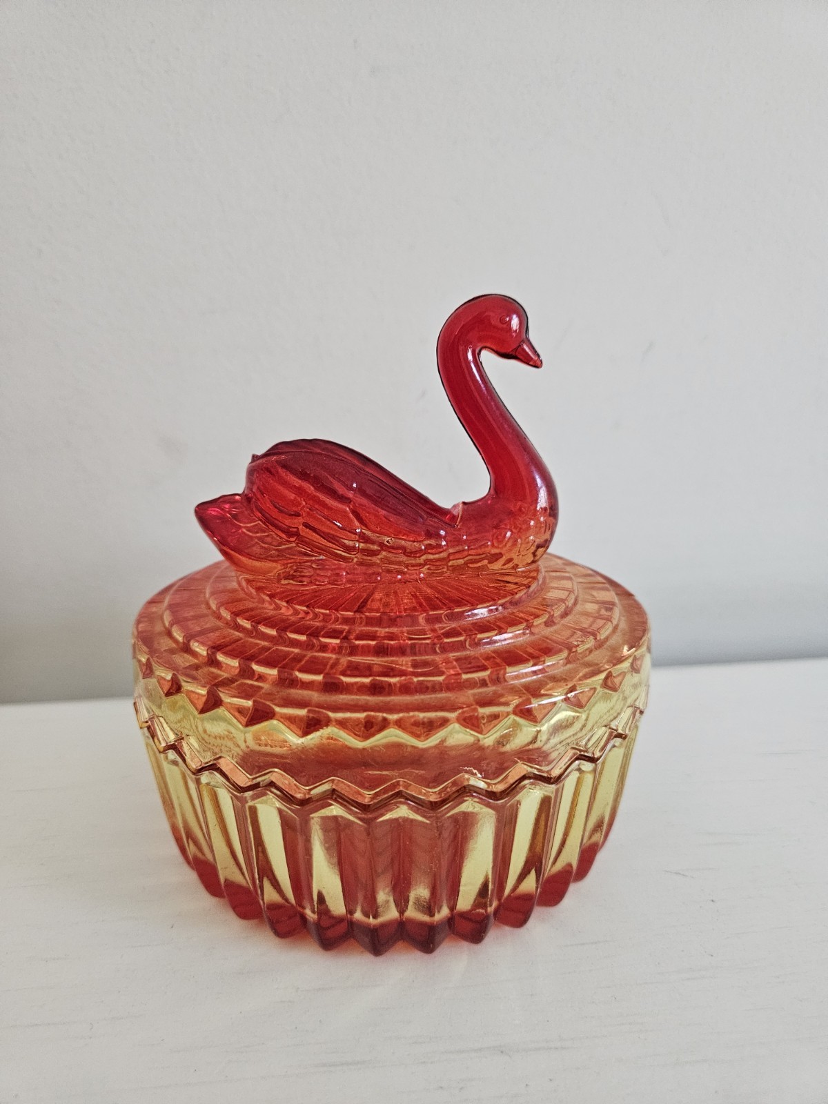 Vintage Jeannette Amberina Swan Covered Powder Dish Trinket Box Lipstick Holder Vintage Jeannette Amberina Swan Covered Powder Dish Trinket Box Lipstick Holder