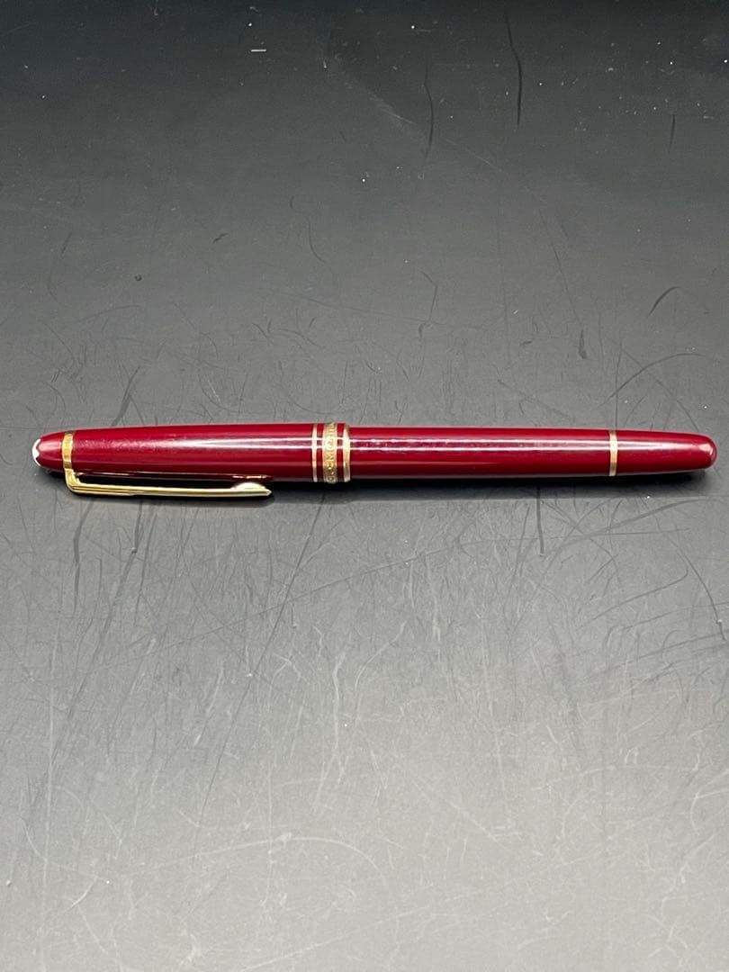 Montblanc Meisterst ck Ballpoint Pen Burgundy 932