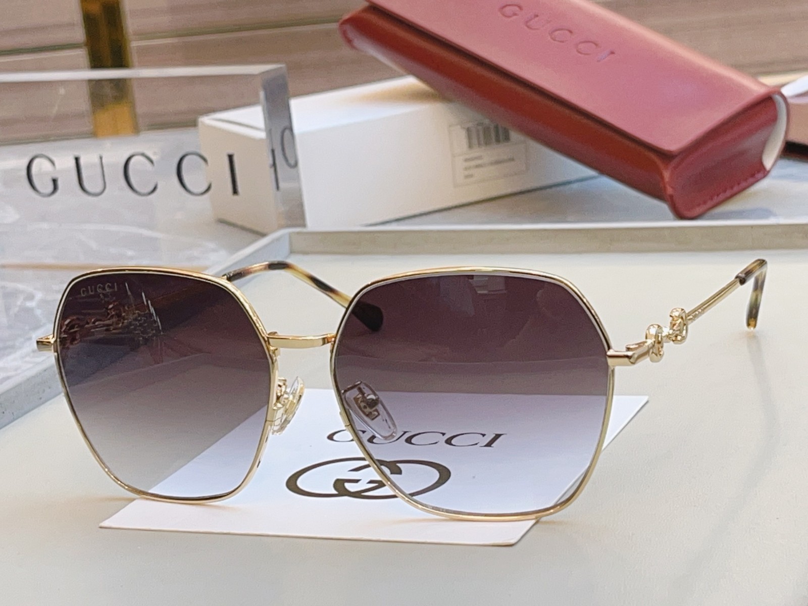 Gucci GG 0882SA 001 Gold Metal Oversized Sunglasses 60-16-145 Gucci GG 0882SA 001 Gold Metal Oversized Sunglasses 60-16-145