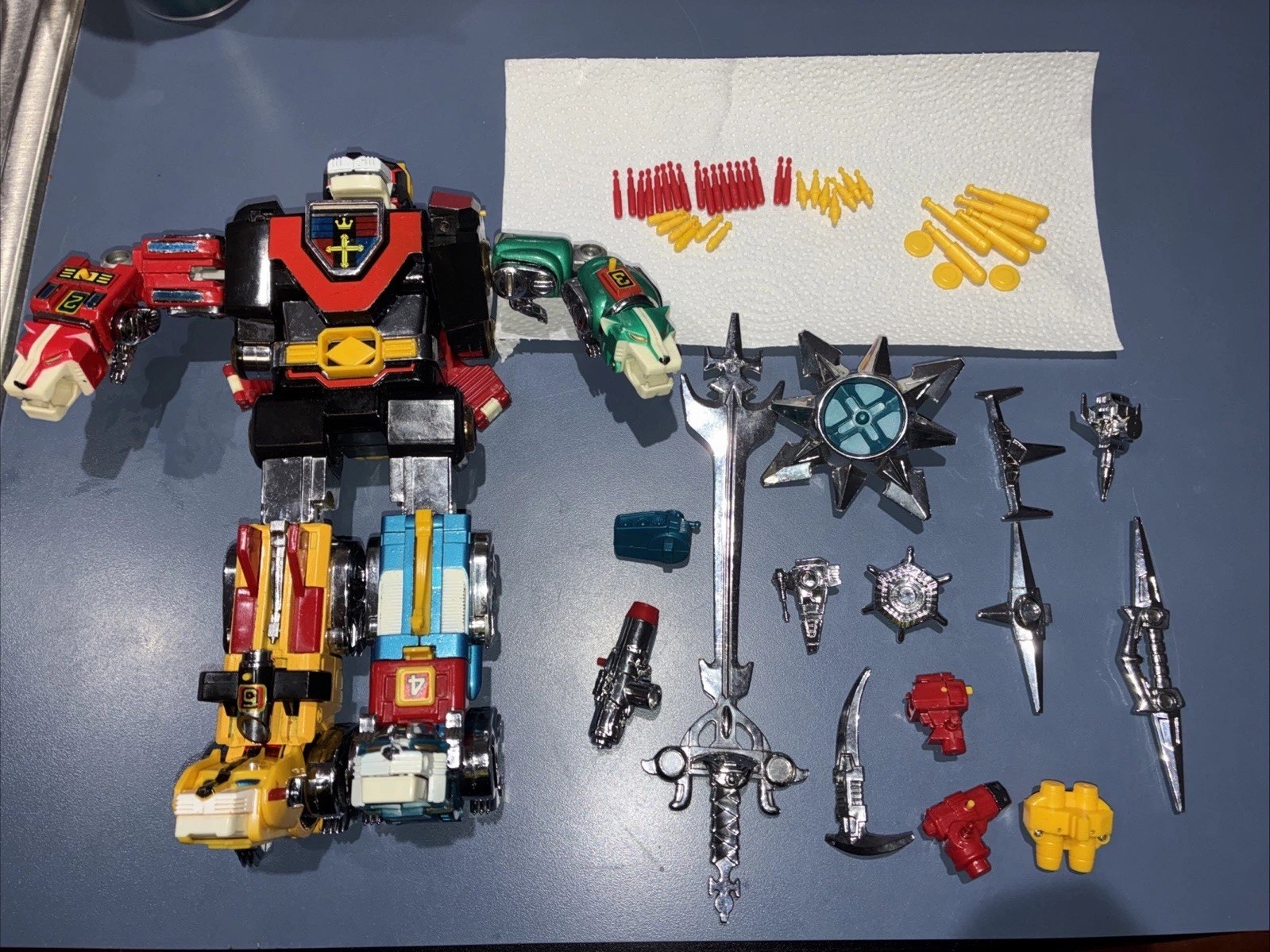 Vintage 1980’s Voltron Go Lion Die Cast Near Complete See Photos and Description Vintage 1980’s Voltron Go Lion Die Cast Near Complete See Photos and Description