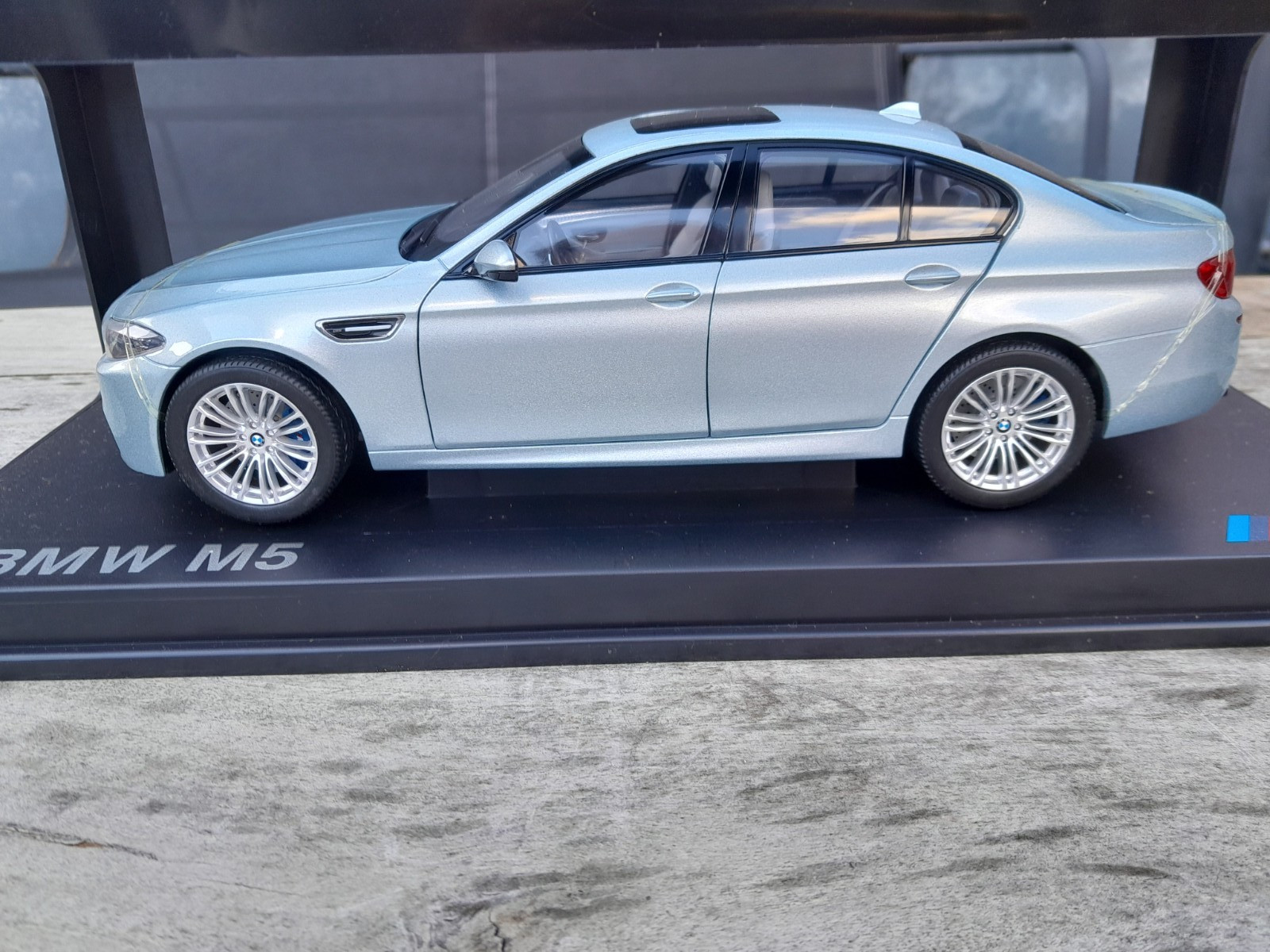 BMW M5 F10 Paragon Silverstone ll 1:18 Diecast Model Car in Dealer Box BMW M5 F10 Paragon Silverstone ll 1:18 Diecast Model Car in Dealer Box