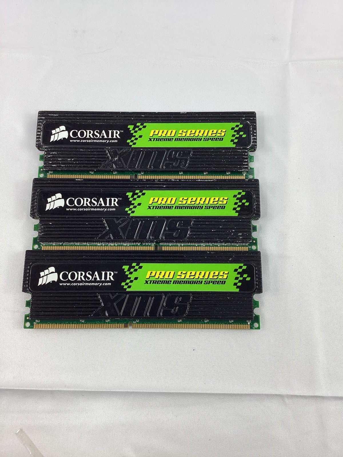 Corsair XMS Pro Series 2GB DDR1 PC-3500 (DDR-433)  DIMM CMX1024-3500LLPRO