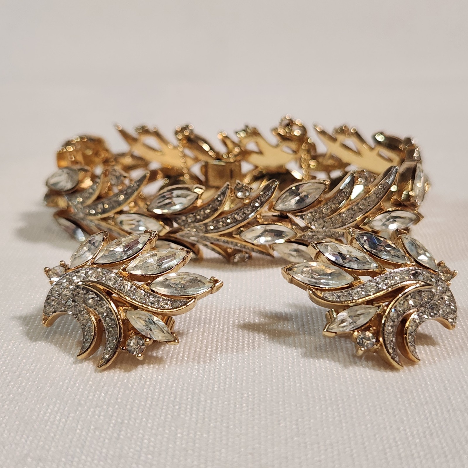 Vintage 1950s Crown Trifari Rhinestone Leaf Bracelet & Earring Set Demi Parure