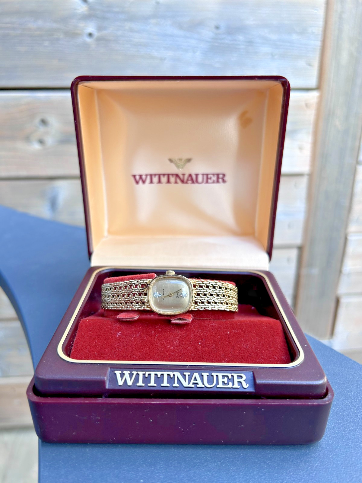 Vintage Wittnauer Ladies Quartz Gold Tone Watch Diamond Accent Box & Papers