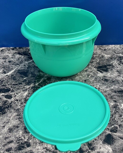 Tupperware Small Ultimate Mixing Bowls 5 Cups Colors to choose from New