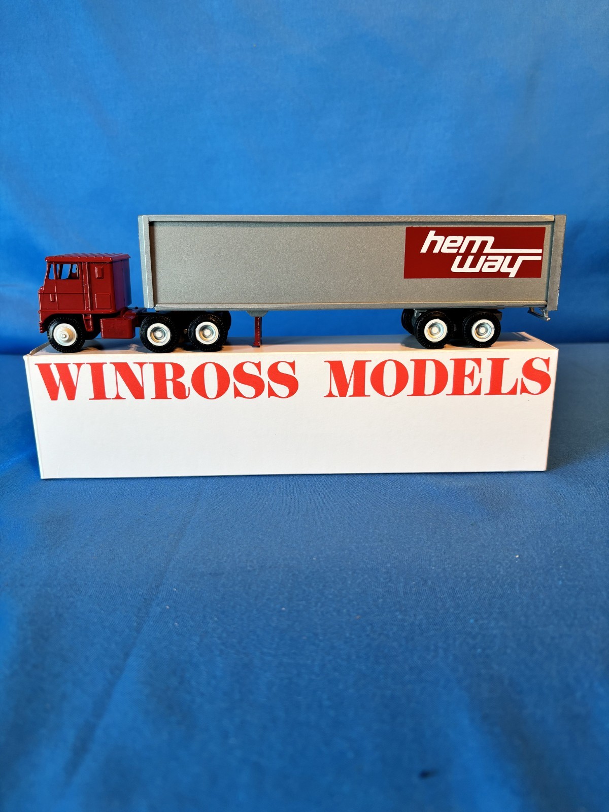 Pre-Owned Vintage Winross, hemway Red 7000 Cab-Over Tractor & Gray Trailer