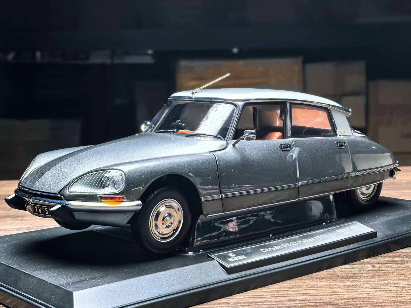 NOREV 1:18 1971 Citroën DS 23 Pallas1972