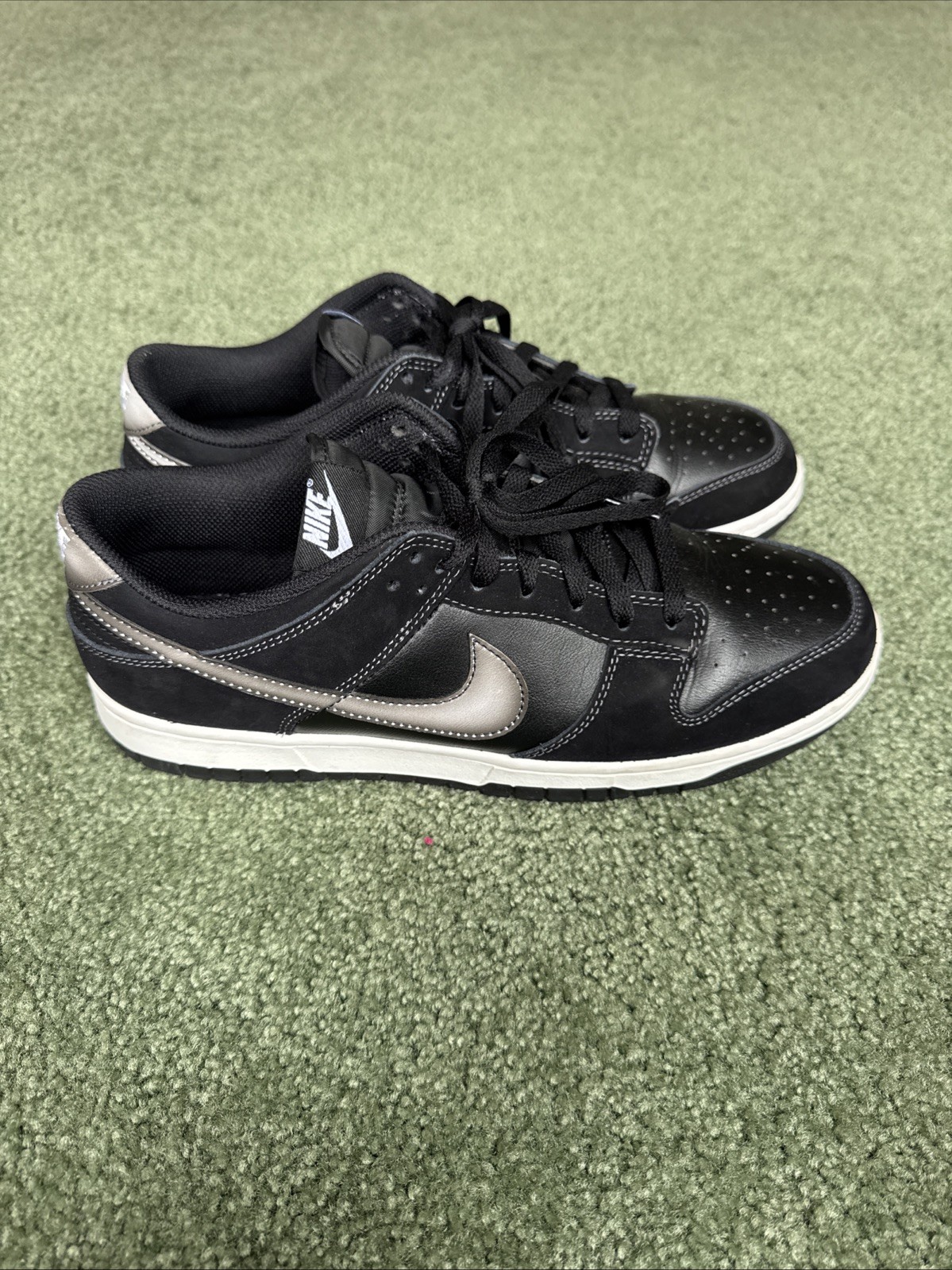 Size 10.5 - Nike Dunk Low Airbrush - Black