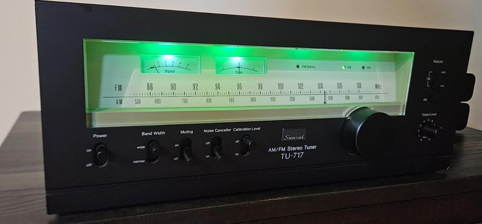 Sansui TU-717 Vintage AM/FM Stereo Tuner - Excellent - Original Green Glow Sansui TU-717 Vintage AM/FM Stereo Tuner - Excellent - Original Green Glow