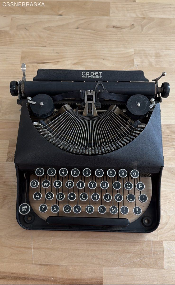 1930s Remington Rem Rand Cadet Portable Typewriter