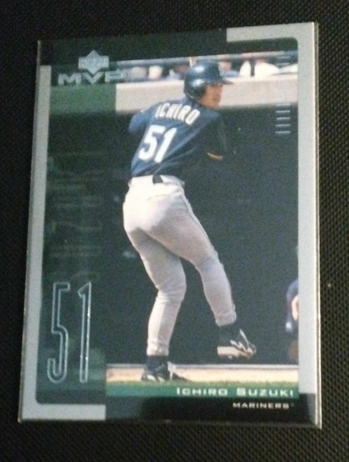 2001 Upper Deck MVP - Ichiro Suzuki #60 (RC) 2001 Upper Deck MVP - Ichiro Suzuki #60 (RC)