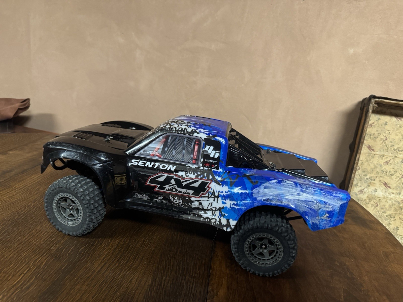 ARRMA Senton 4X4 1/10 4WD Brushless Electric RC Short Course Truck RTR