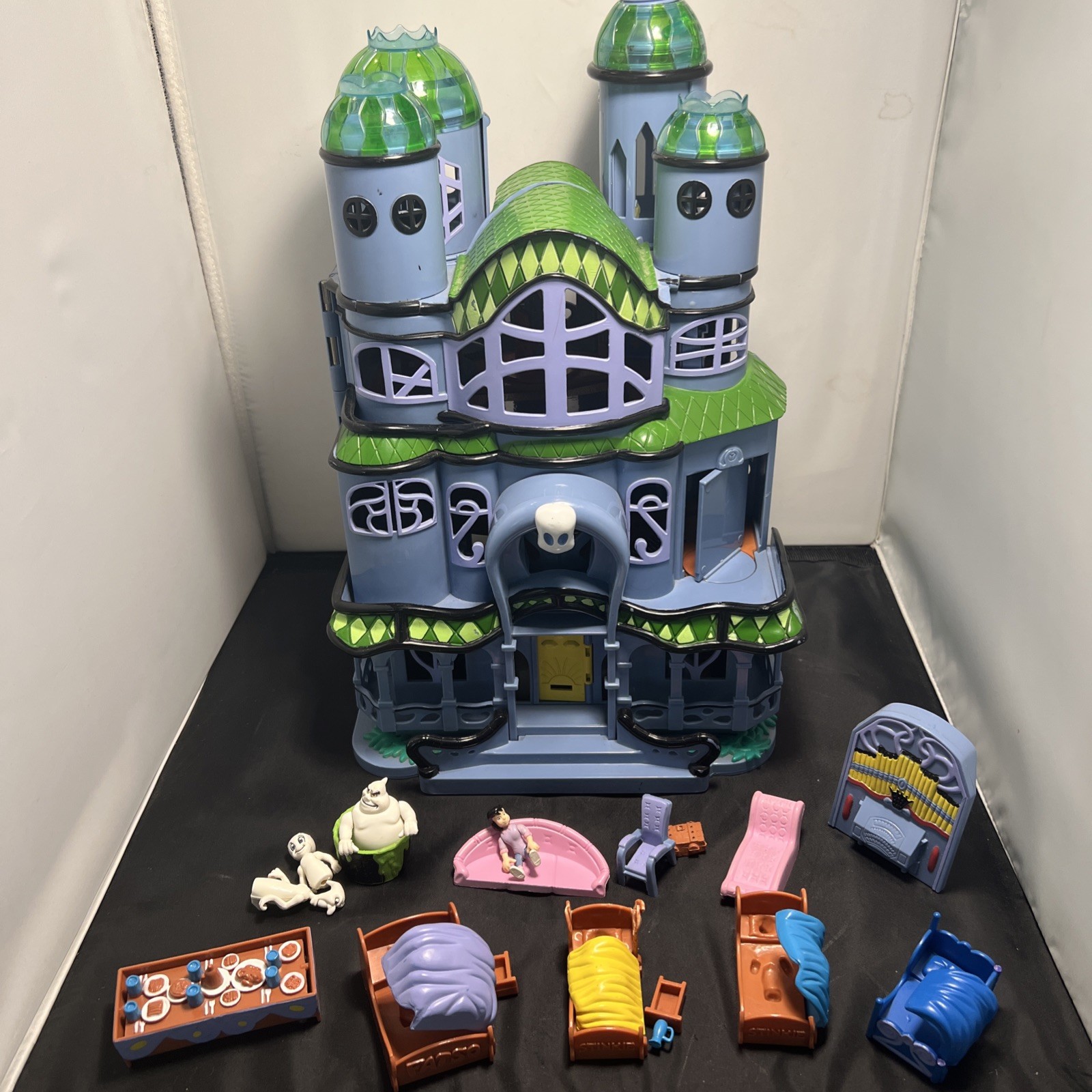 Casper the Ghost Whipstaff Manor Playset by Trendmaster 1997 Vintage