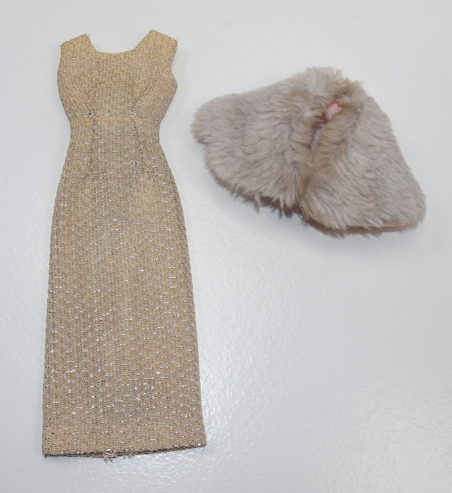 Vintage Barbie Clone Mommy Made Gold & Silver Gown W/Faux Fur Stole Beautiful Vintage Barbie Clone Mommy Made Gold & Silver Gown W/Faux Fur Stole Beautiful