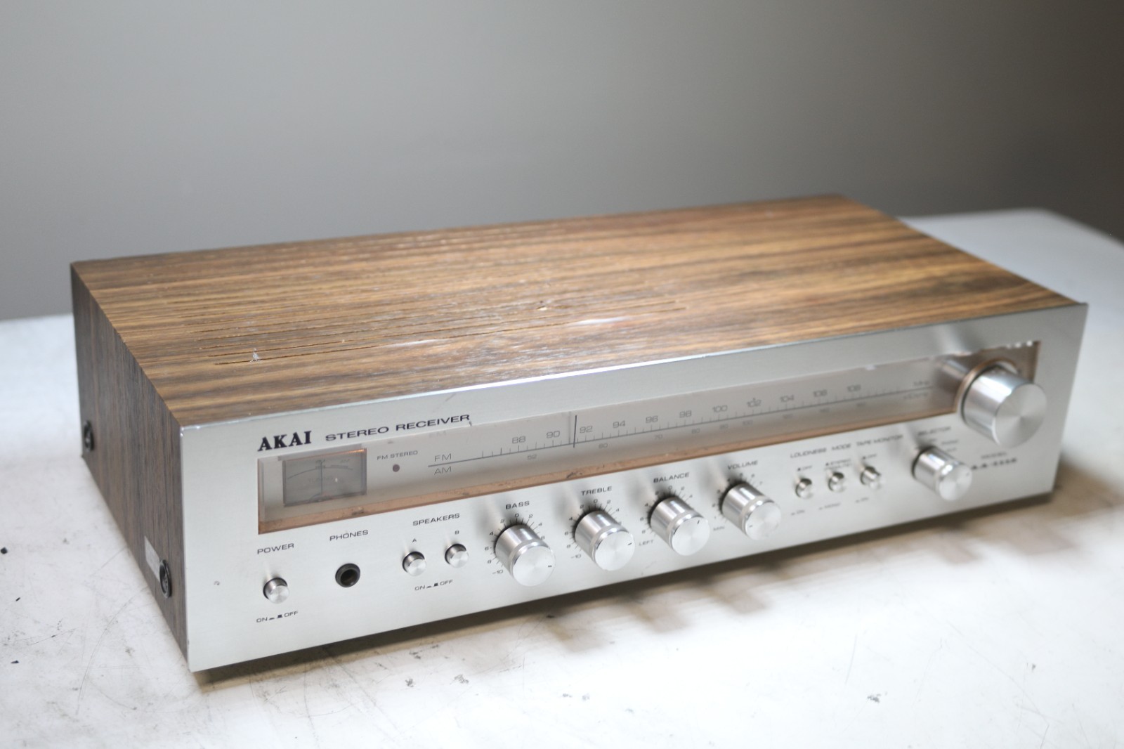 Akai AA-1115 Vintage Stereo Receiver AM/FM 15WPC Japan Phono AUX Tested