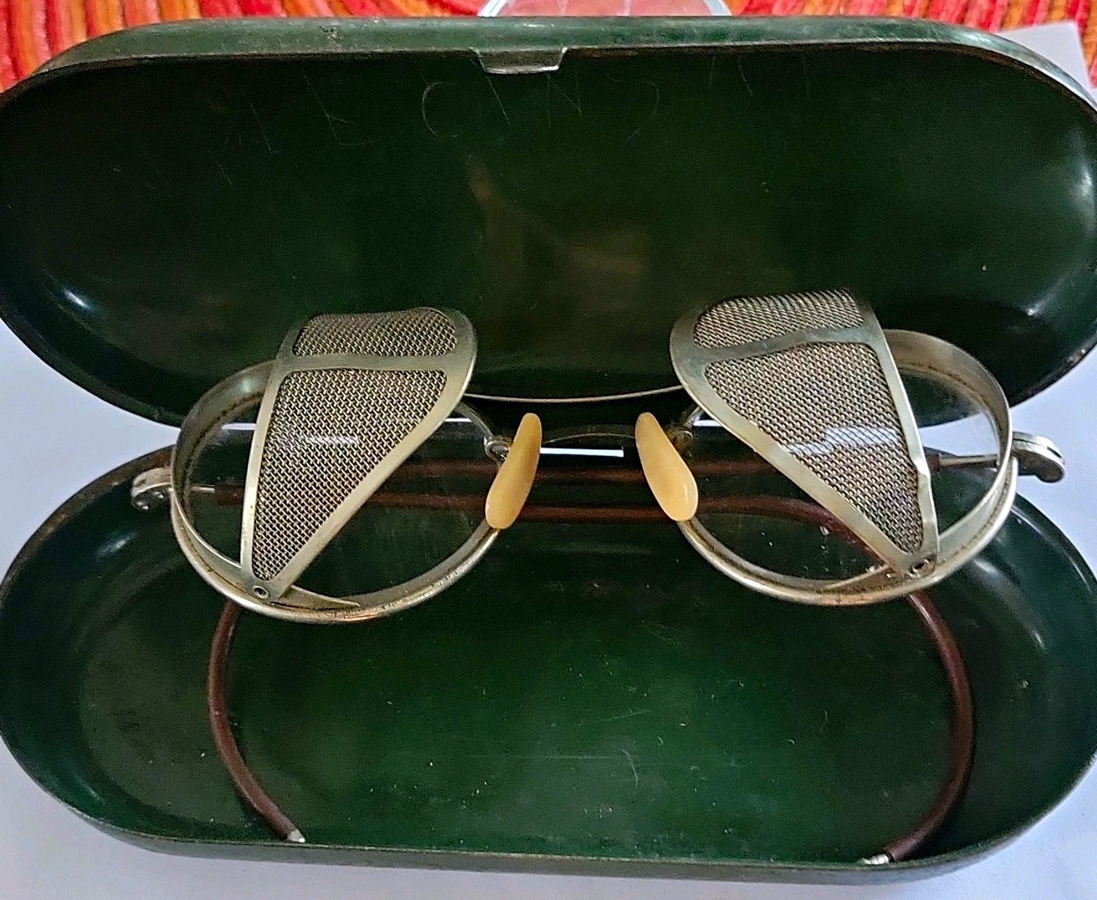Rare Vintage Bausch & Lomb Ful-Vue Saftey Glasses 22 Mesh Wings Tin Case 40's