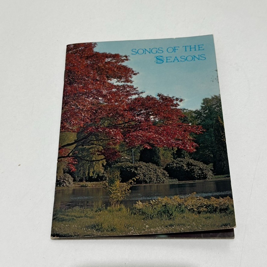 VTG 1955 Hallmark Treasures SONGS OF THE SEASONS Poem Booklet Bette Bishop MCM