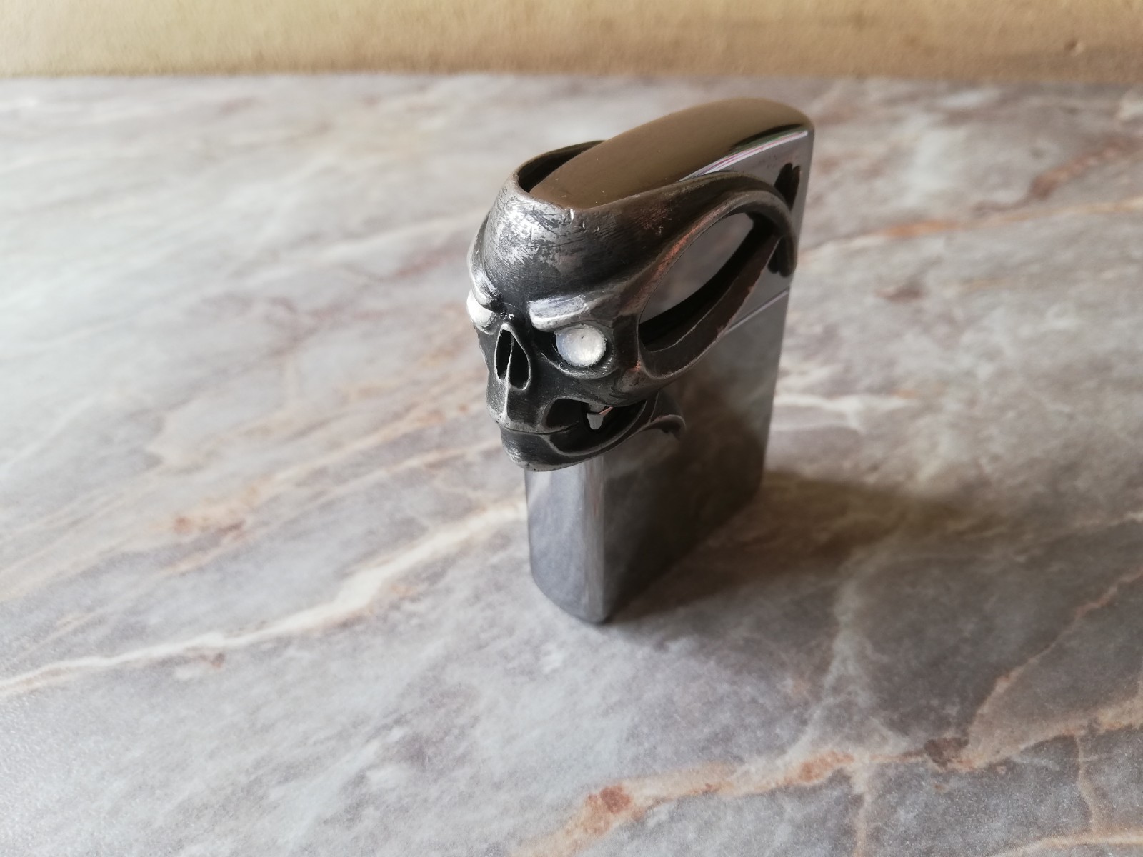Rare 2010 Zippo 3D Gothic Skull Lighter Limited Edition 1655/2500