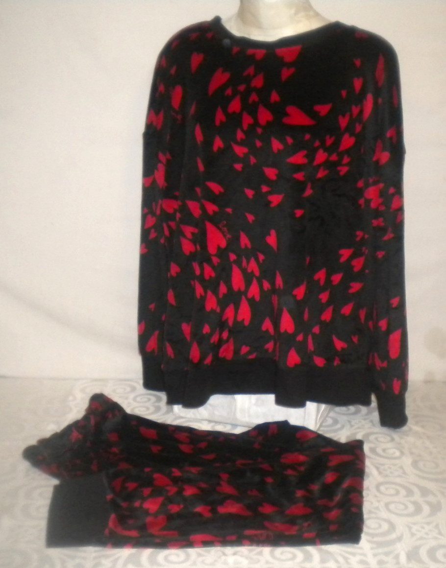SIMPLY VERA WANG 2 PC PAJAMA SET SZ XL BLACK & RED HEARTS VELOUR BIN01