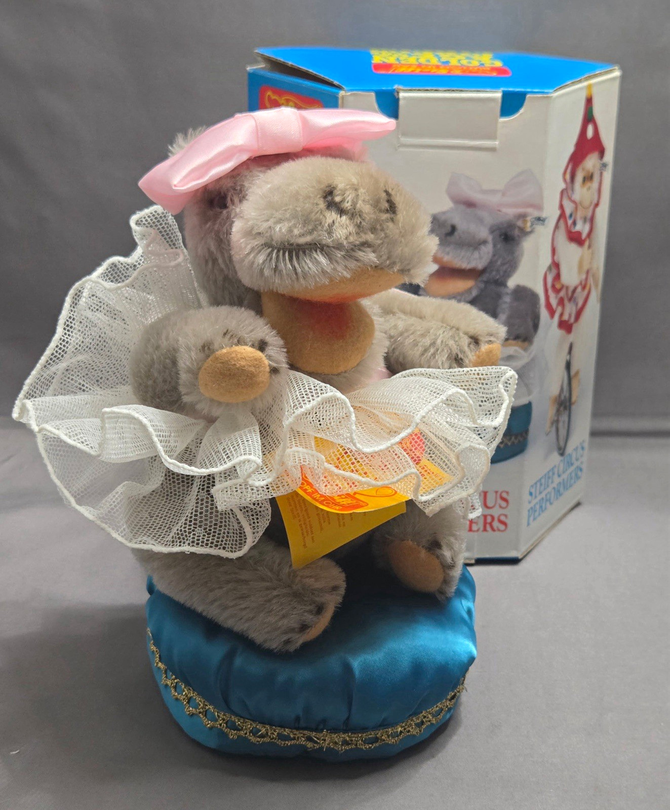 Vintage Steiff Golden Age of the Circus Fat Lady Hippo NIB NWT 0146/19 #1045 Vintage Steiff Golden Age of the Circus Fat Lady Hippo NIB NWT 0146/19 #1045
