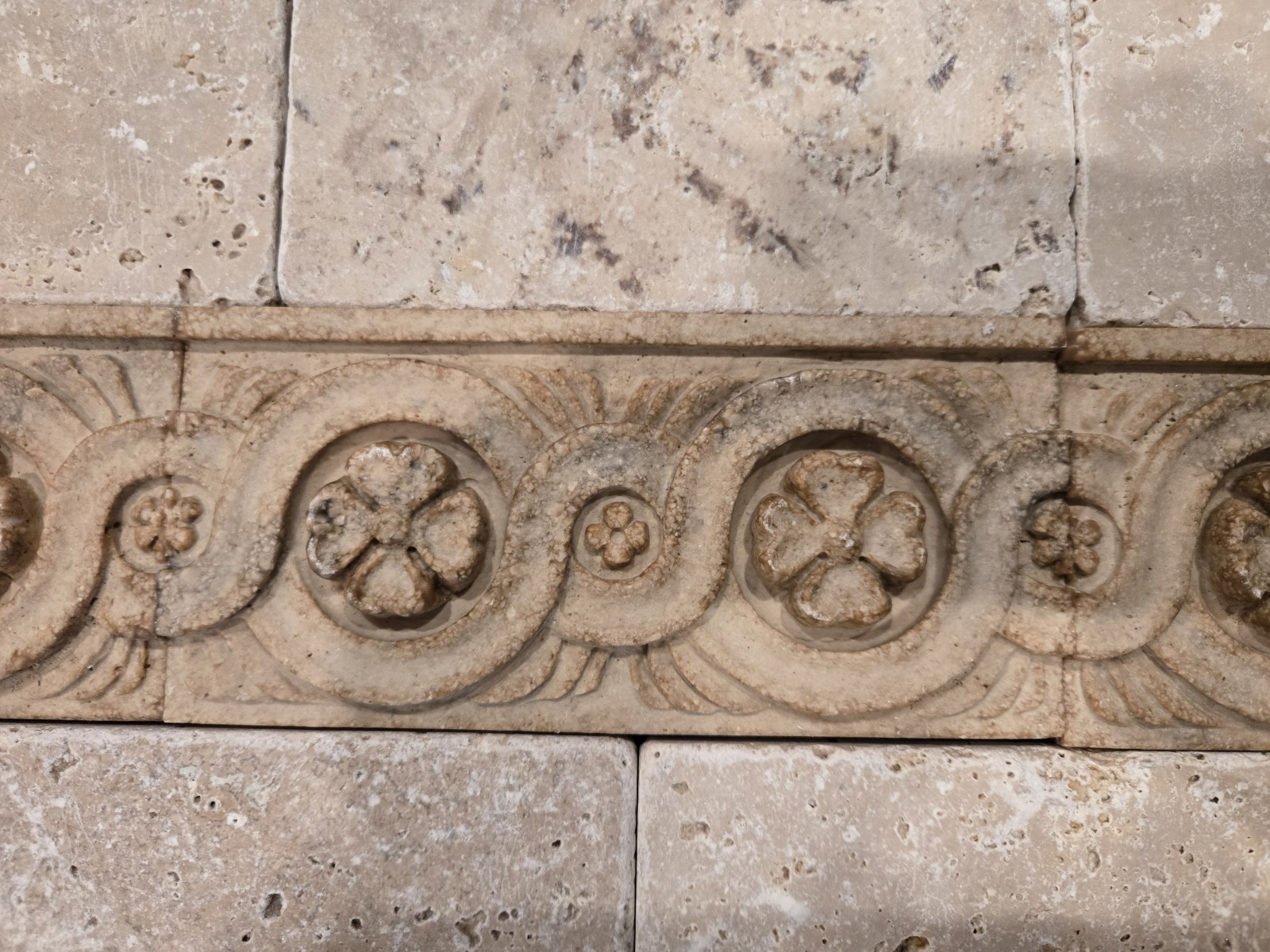 Italian tile border Looks Like Travertine Ivory Chiaro Tumbled Stone Marble Look