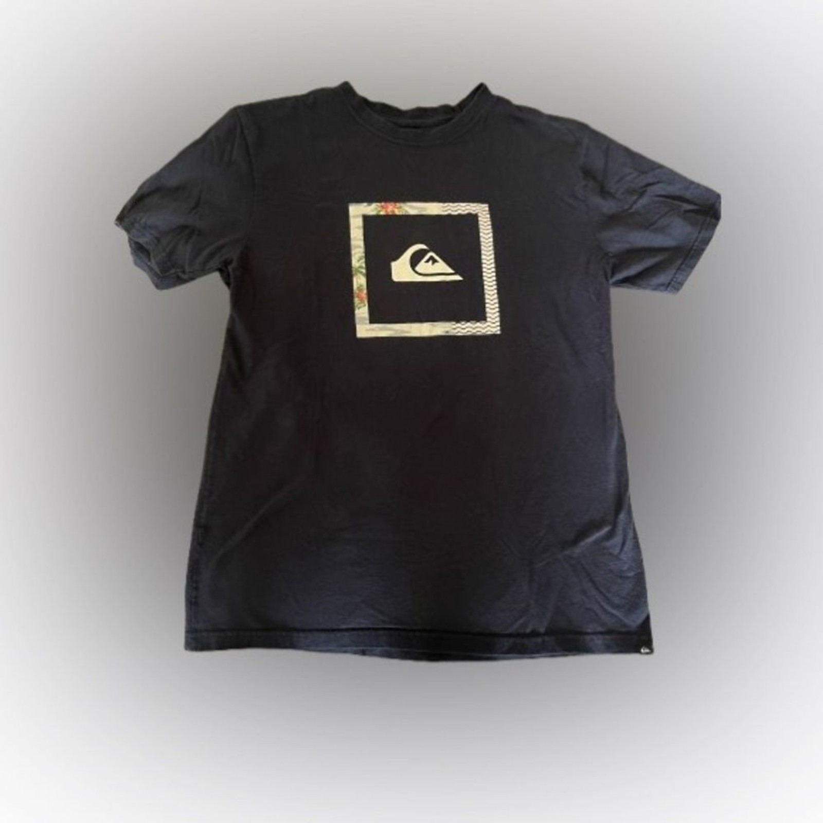 Quiksilver Men\'s Navy T-Shirt -Size Medium
