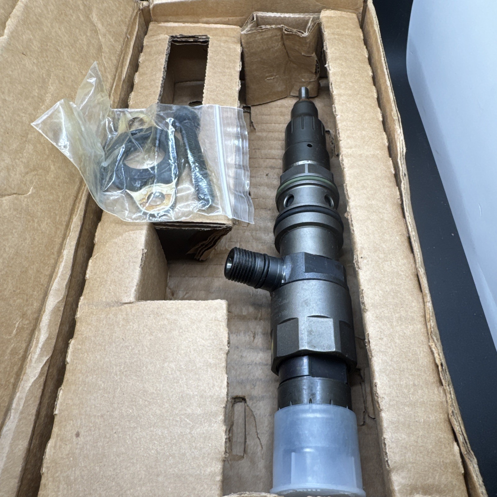 OEM DETROIT DD13/DD15 RA4600701387 fuel injector OEM DETROIT DD13/DD15 RA4600701387 fuel injector