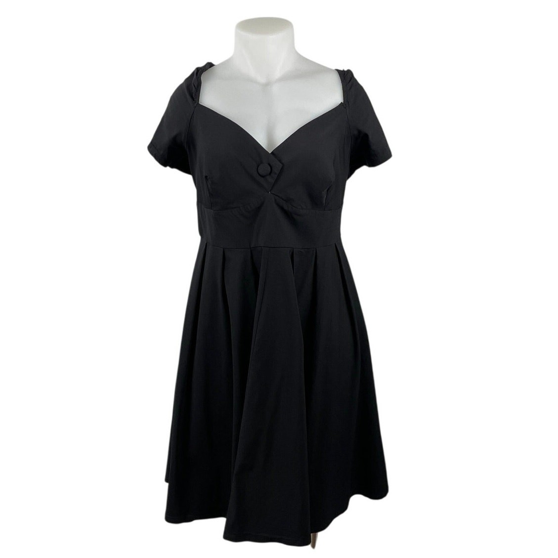 Unique Vintage Black Sweetheart Cap Sleeve Pleated Midi Flare A-Line Dress Sz 4X Unique Vintage Black Sweetheart Cap Sleeve Pleated Midi Flare A-Line Dress Sz 4X