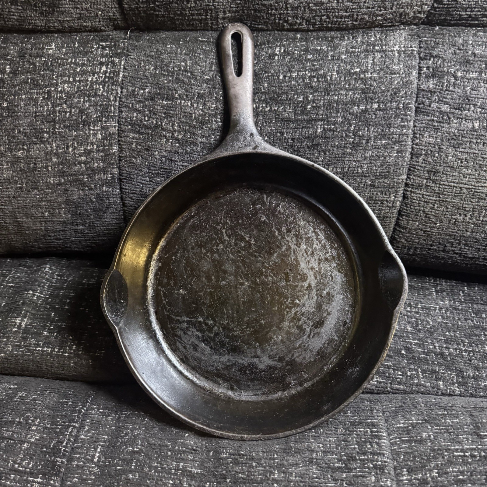 Vintage Griswold 9 3/4” Cast Iron Skillet Small Logo Smooth Bottom Pat. 710 VG Vintage Griswold 9 3/4” Cast Iron Skillet Small Logo Smooth Bottom Pat. 710 VG