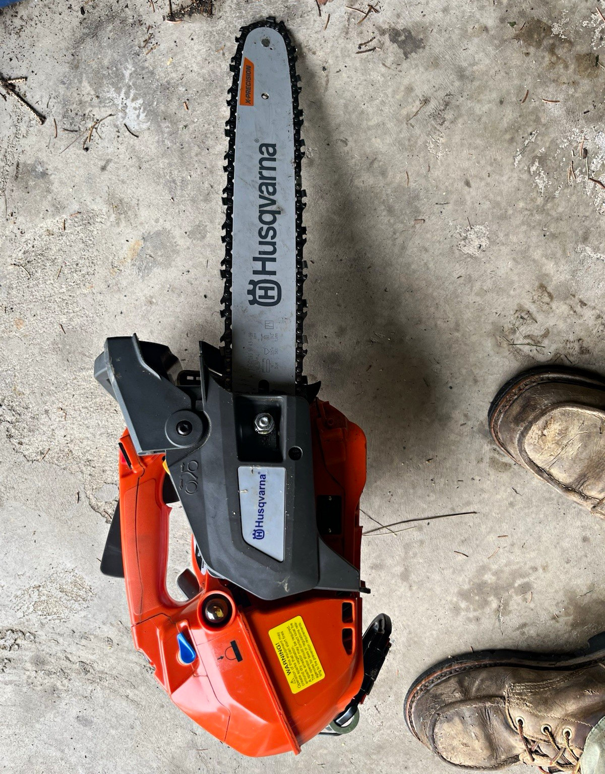 Husqvarna 435 Gas Chainsaw w/ Chain Brake, Orange/Black/Gray