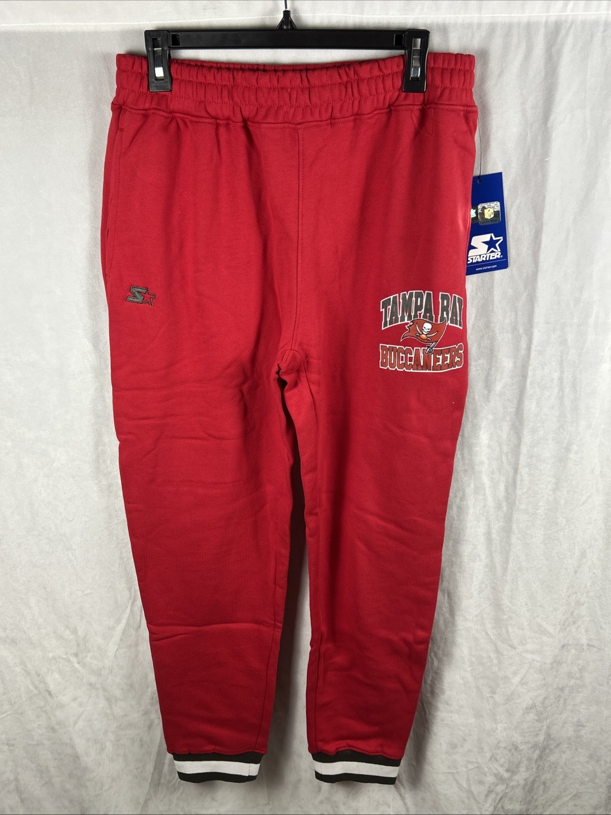 NWT Starter Tampa Bay Buccaneers Men’s Red Sweatpants Size Medium NWT Starter Tampa Bay Buccaneers Men’s Red Sweatpants Size Medium