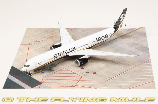 Aero Polaris 1:400 A350-1000 Starlux Airlines B-58552