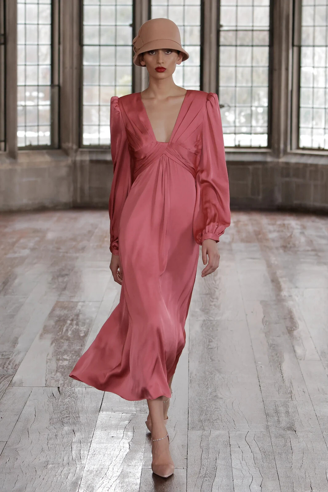 Badgley Mischka Coral Long Cottagecore Vintage Inspired Runway  sz 4 NWT $750
