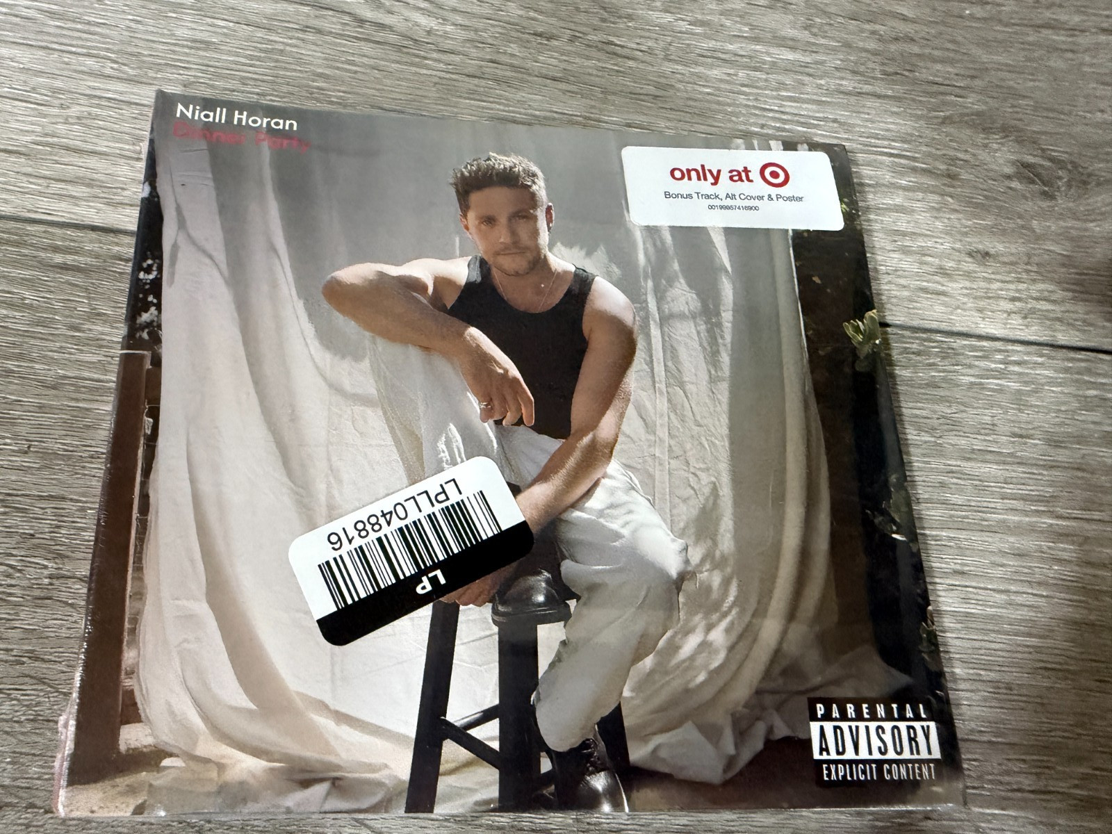 Niall Horan - Dinner Party Exclusive CD w/Bonus Track & Poster Niall Horan - Dinner Party Exclusive CD w/Bonus Track & Poster