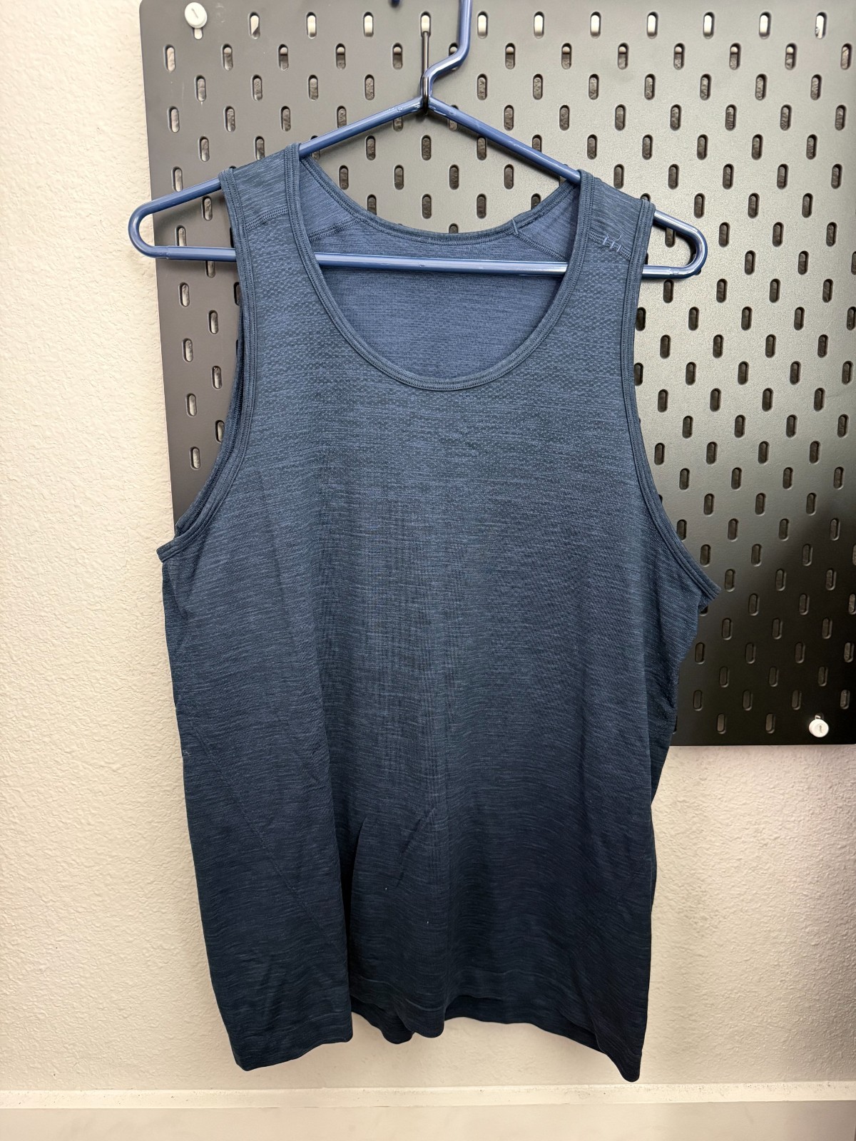 Lululemon Men\'s Metal Vent Tech Tank Top Blue Medium