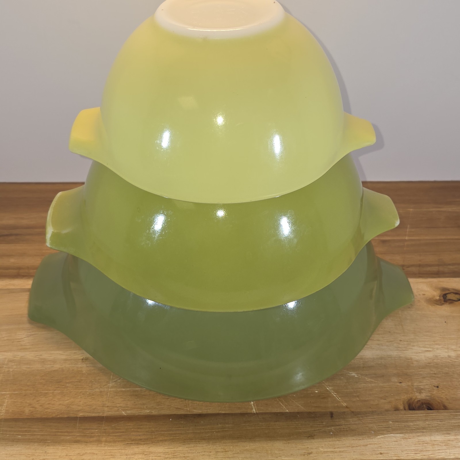 VINTAGE PYREX SET OF 3 GREEN VERDE CINDERELLA MIXING BOWLS 441 442 443 VINTAGE PYREX SET OF 3 GREEN VERDE CINDERELLA MIXING BOWLS 441 442 443