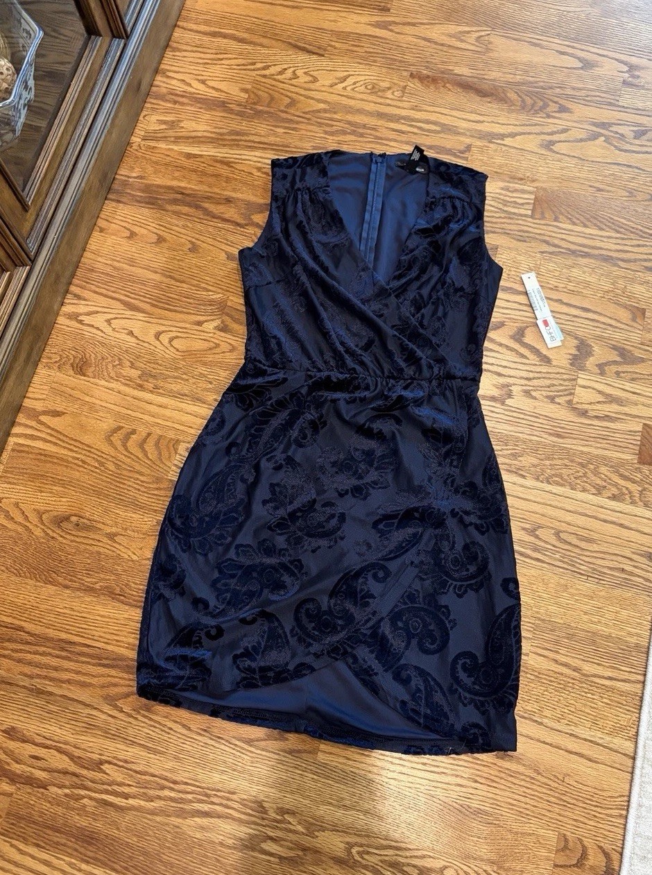 NWT Aqua By Bloomingdale’s Navy Velvet Dress - Size Small NWT Aqua By Bloomingdale’s Navy Velvet Dress - Size Small