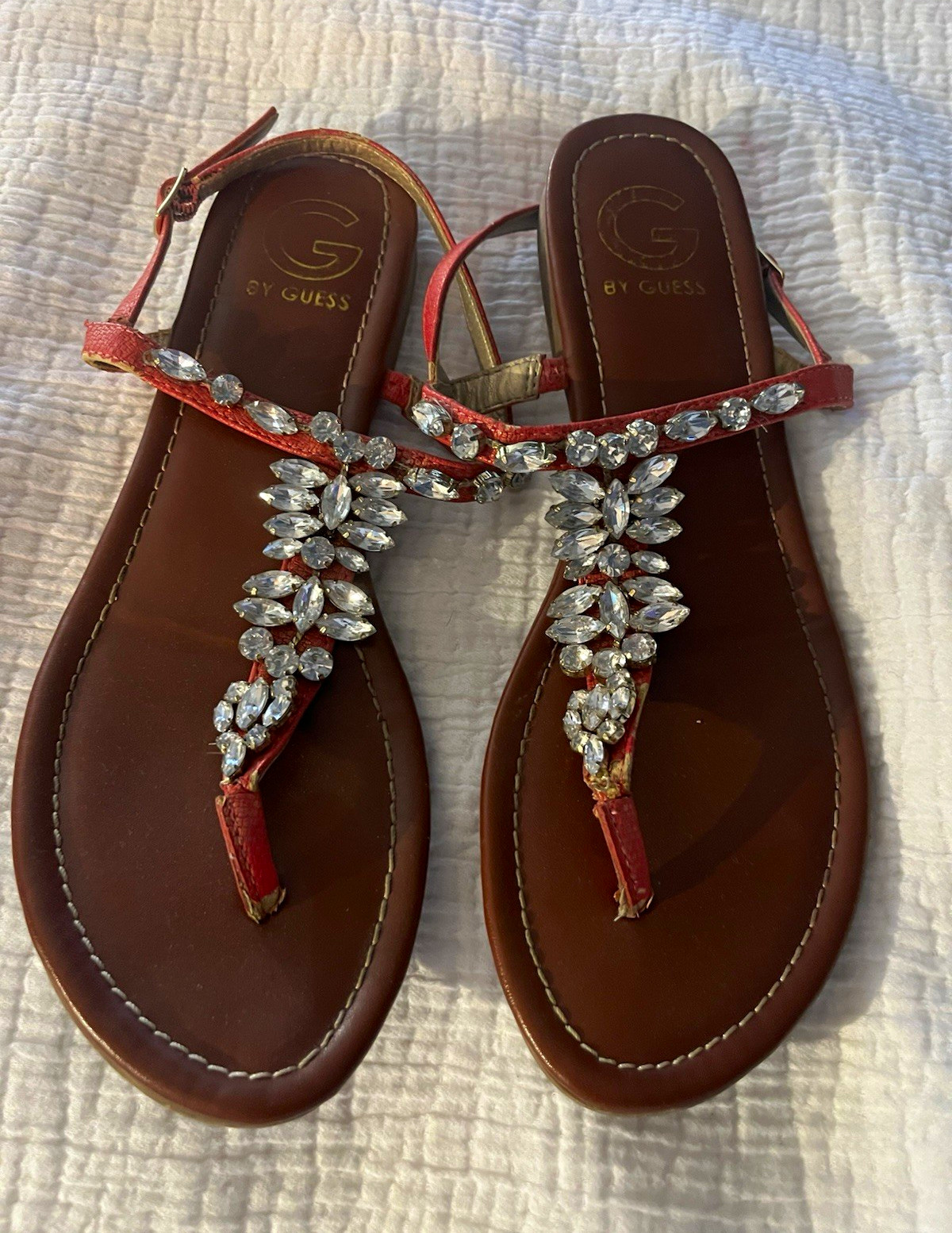 G by GUESS Women’s Brown/Red Rhinestone Thong Sandals Buckle US 9.5 M