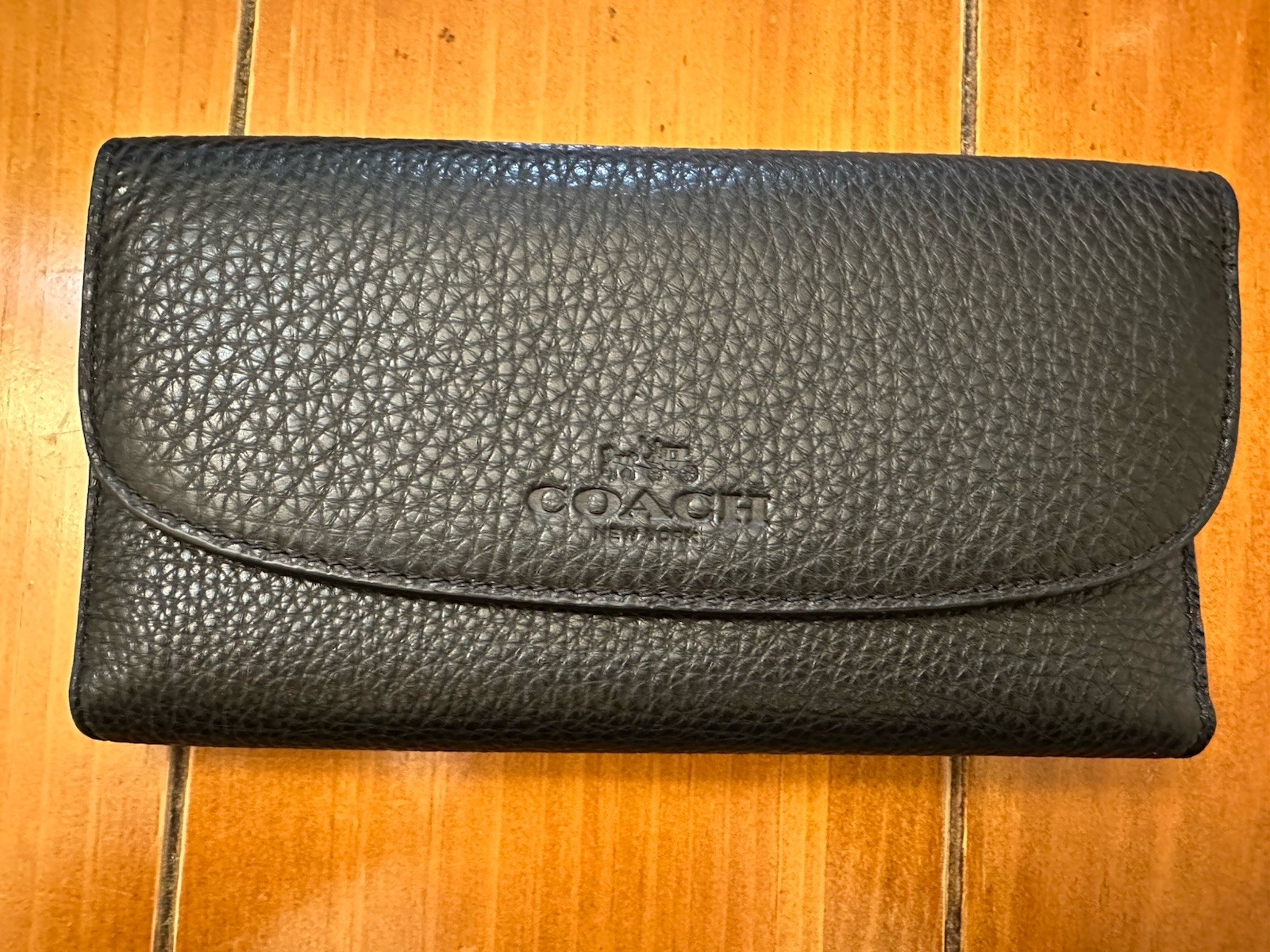 Coach large genuine leather wallet Coach large genuine leather wallet