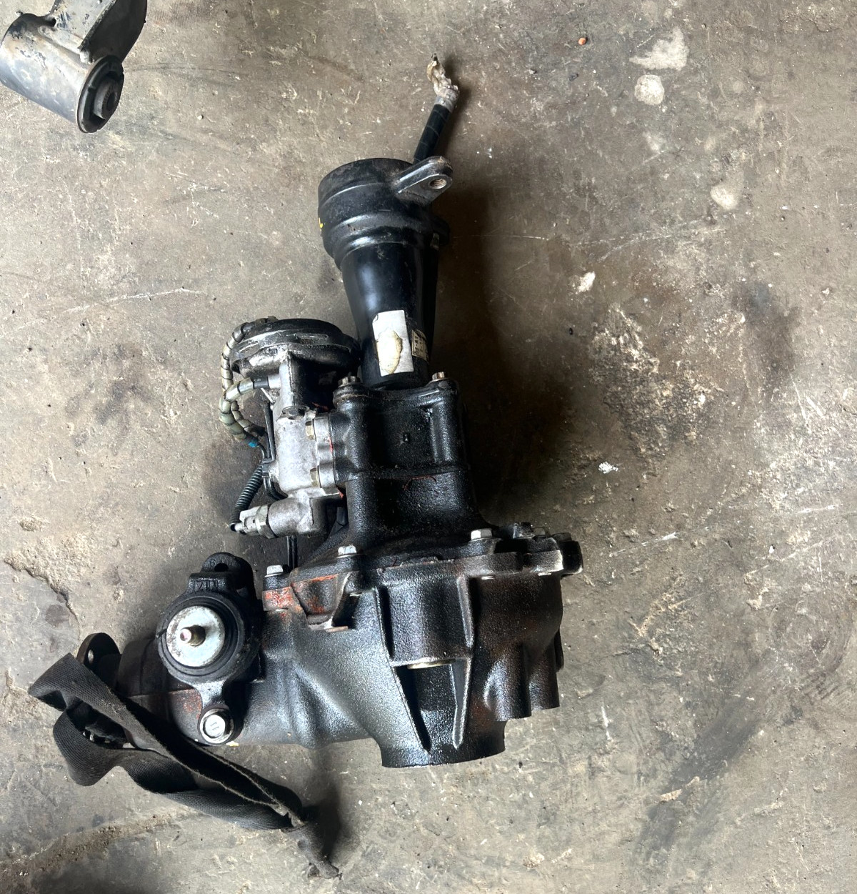 1995-2000 Toyota Tacoma Front Axle Differential Carrier Ratio 4.10 4WDEMAND Used